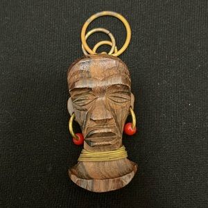 1930’s vintage wooden African brooch